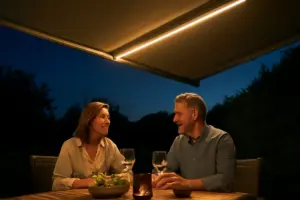 Tende da sole con illuminazione integrata: il dettaglio che rivoluziona le serate all’aperto